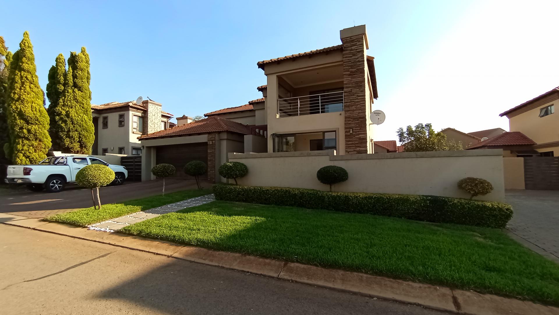 Front View of property in Monavoni