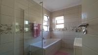 Bathroom 1 - 6 square meters of property in Monavoni