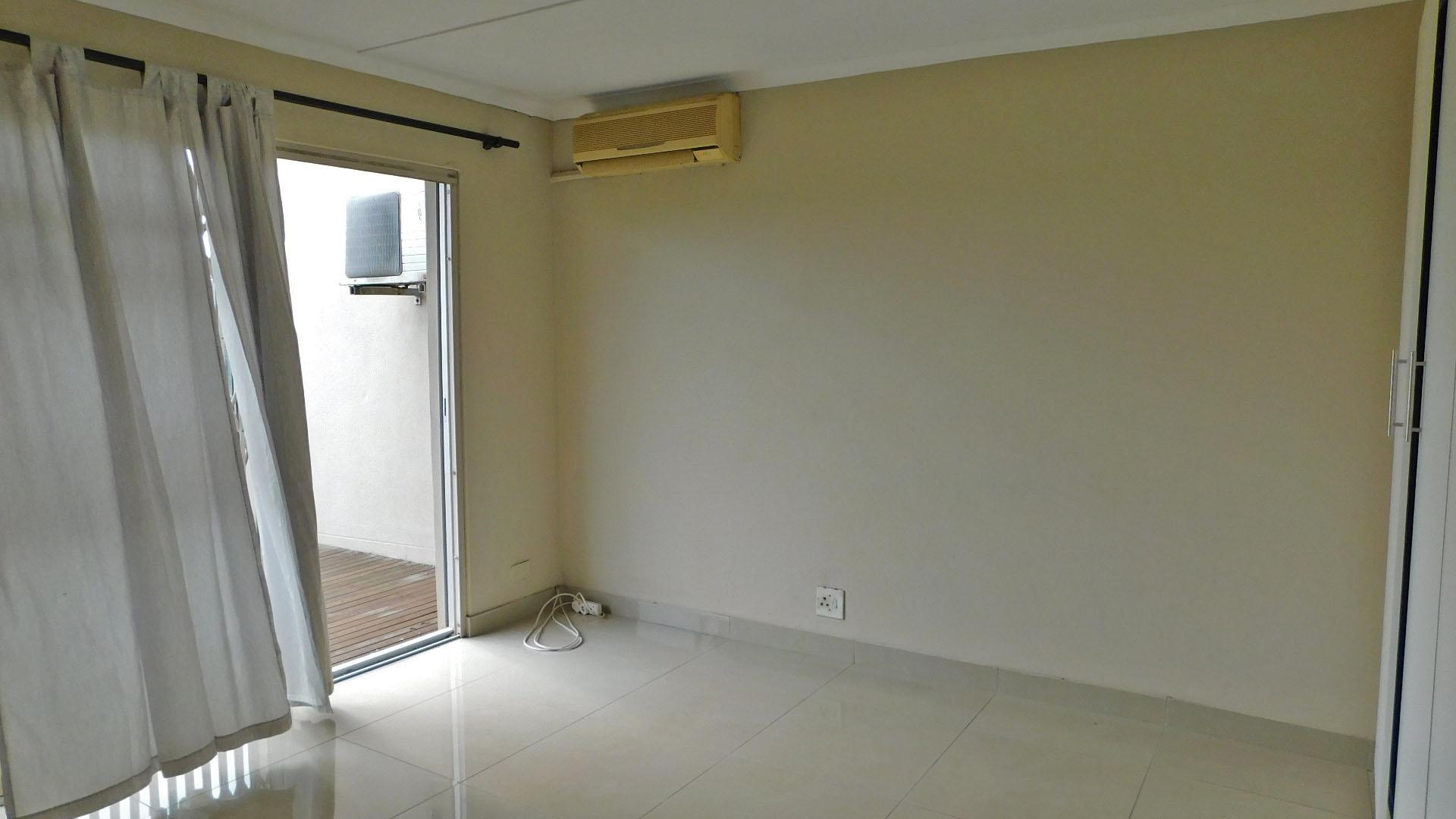 Main Bedroom - 16 square meters of property in Wentworth 