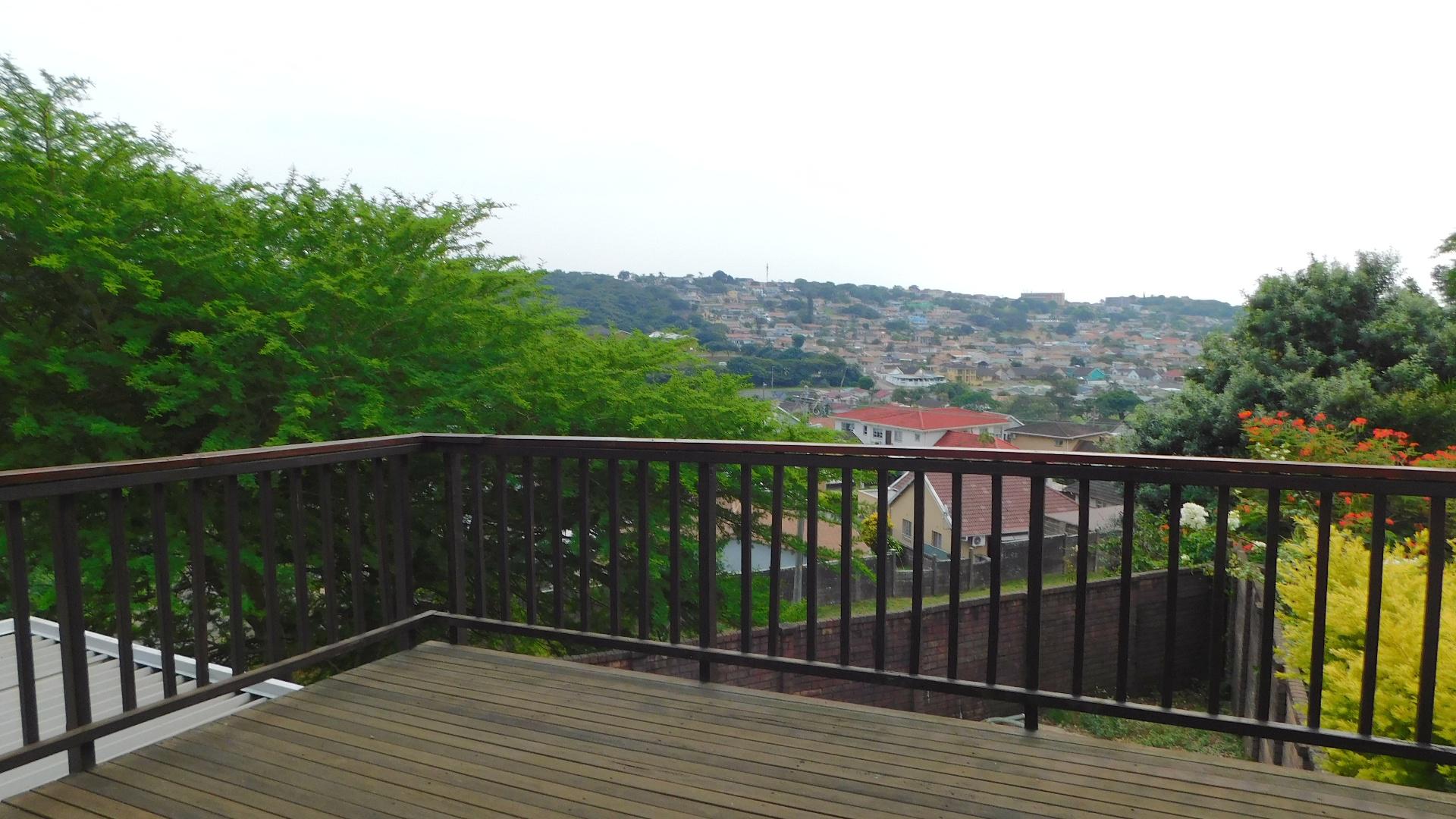 Balcony - 12 square meters of property in Wentworth 