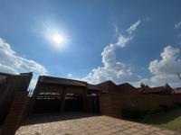 Front View of property in Spruitview