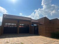 Front View of property in Spruitview