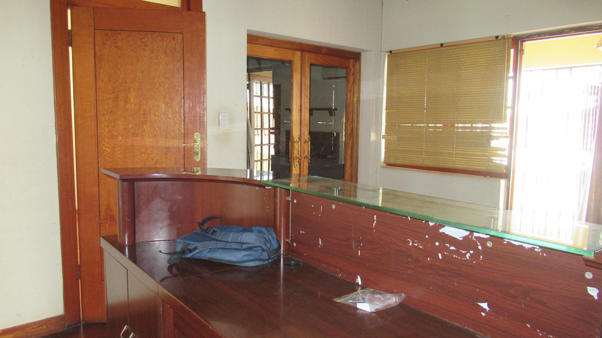 Rooms - 134 square meters of property in South Kensington