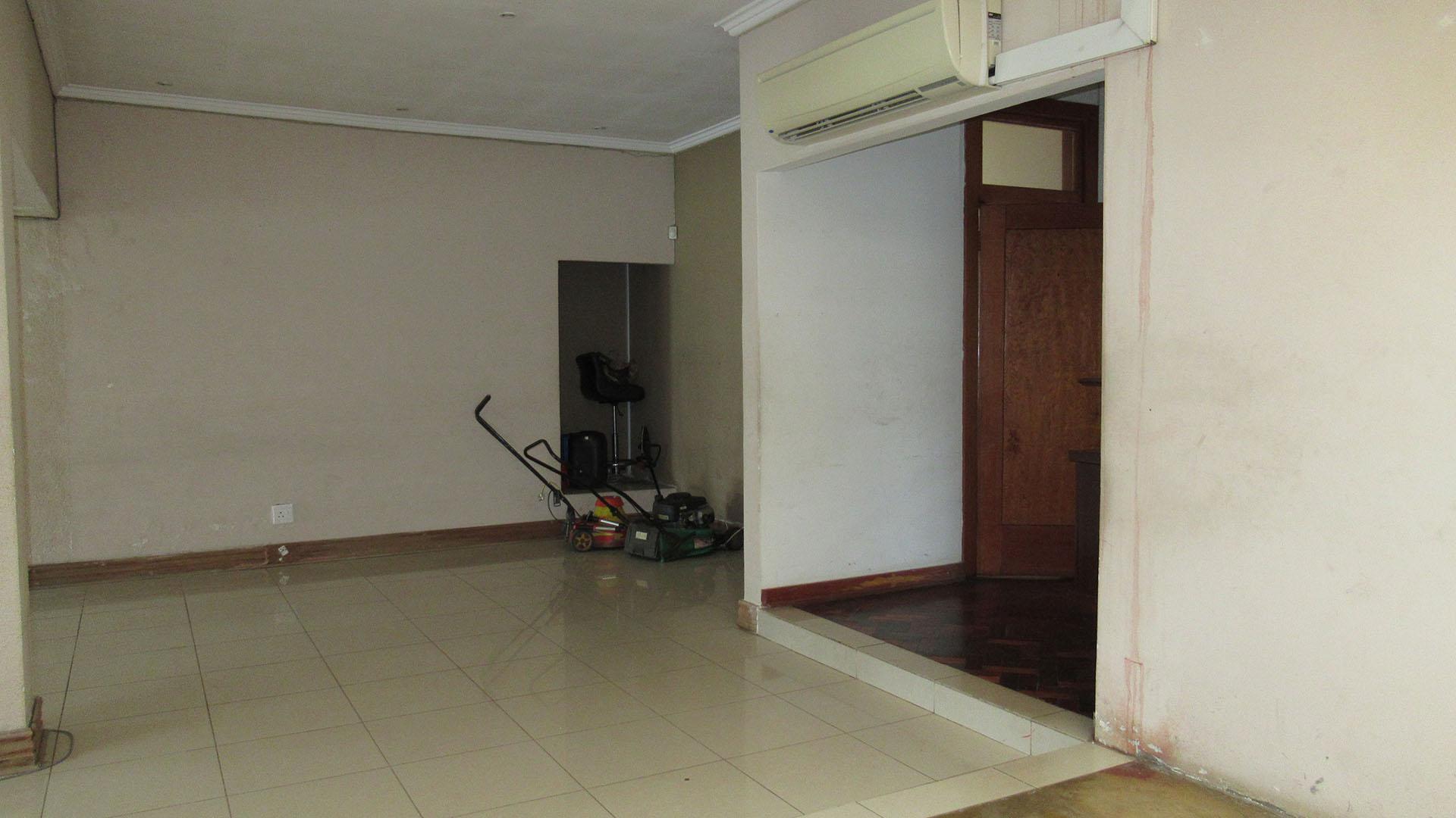 Dining Room - 31 square meters of property in South Kensington