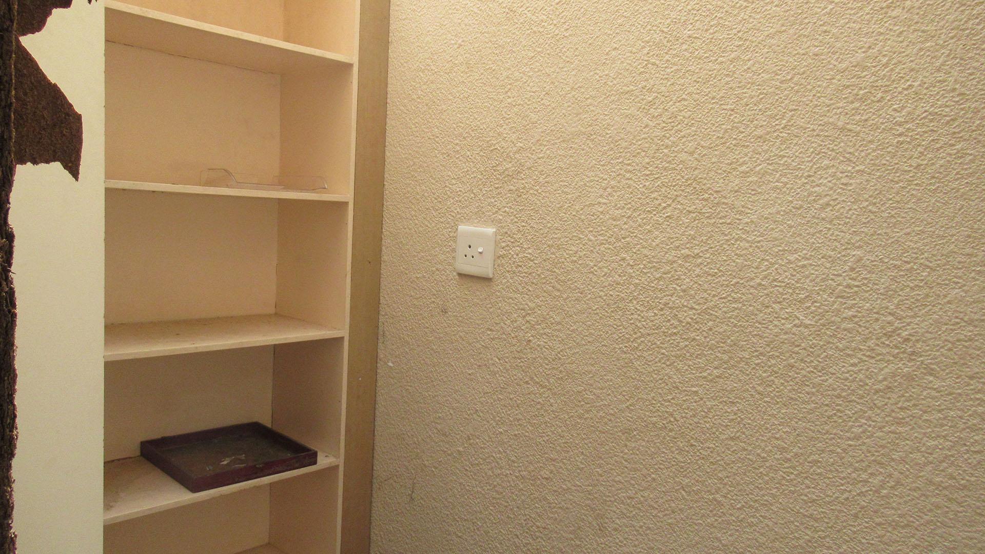 Spaces - 76 square meters of property in South Kensington