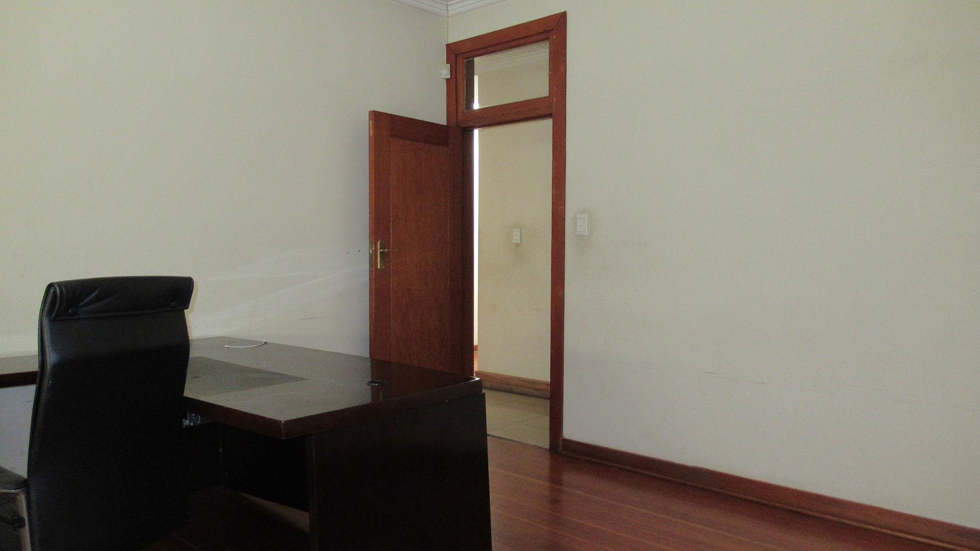 Bed Room 3 - 24 square meters of property in South Kensington