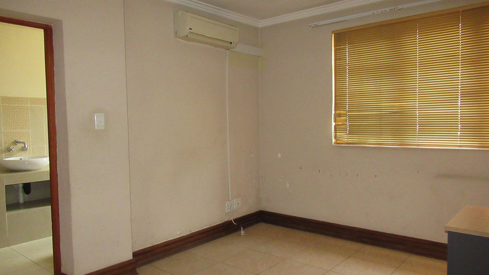 Bed Room 4 - 21 square meters of property in South Kensington