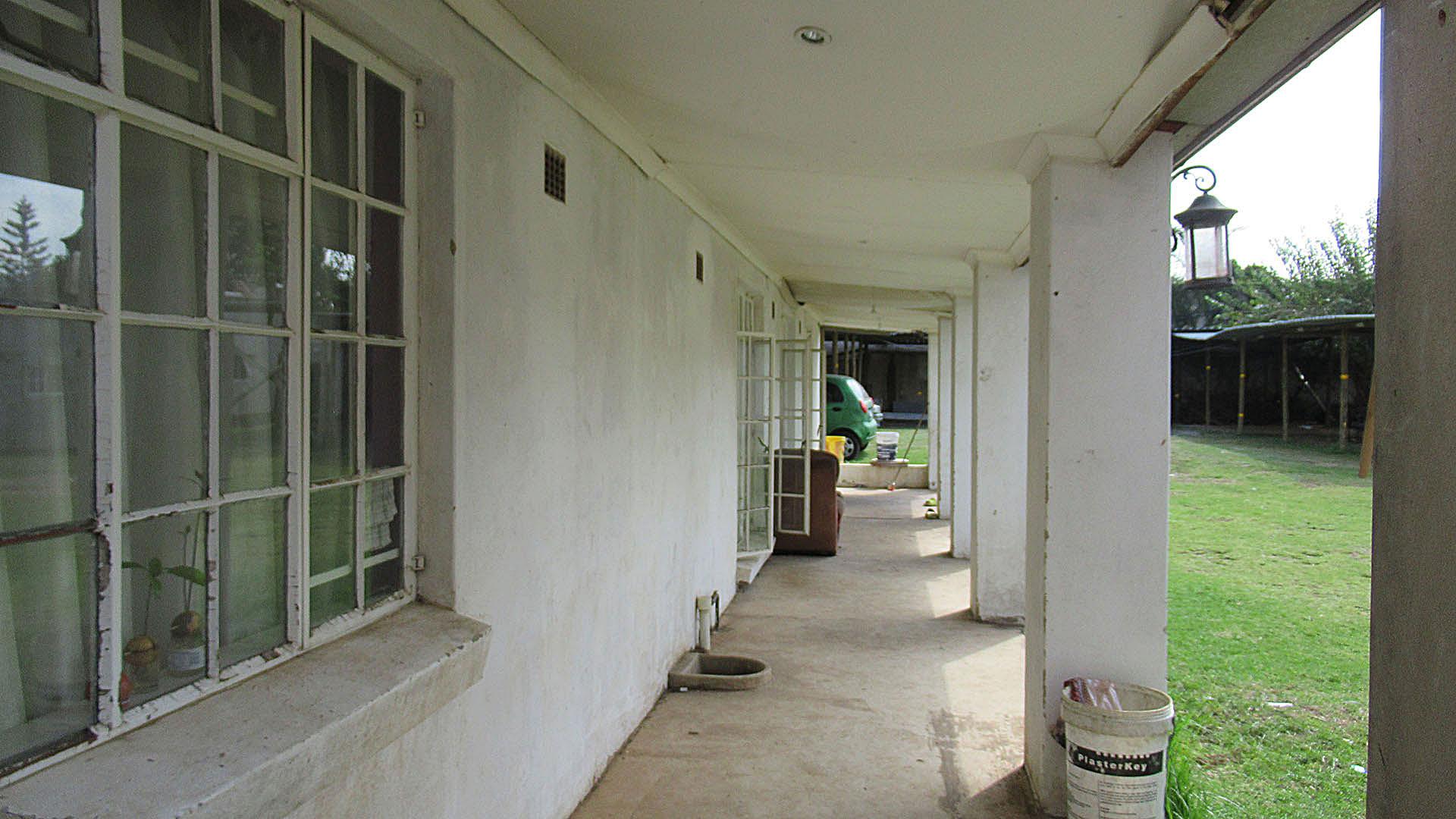 Patio - 54 square meters of property in South Kensington