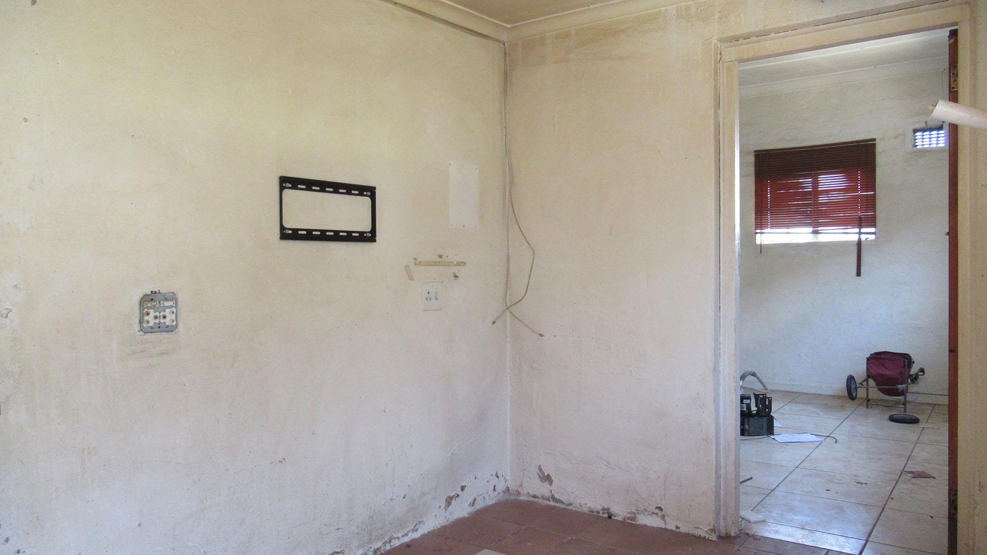 Kitchen - 47 square meters of property in South Kensington