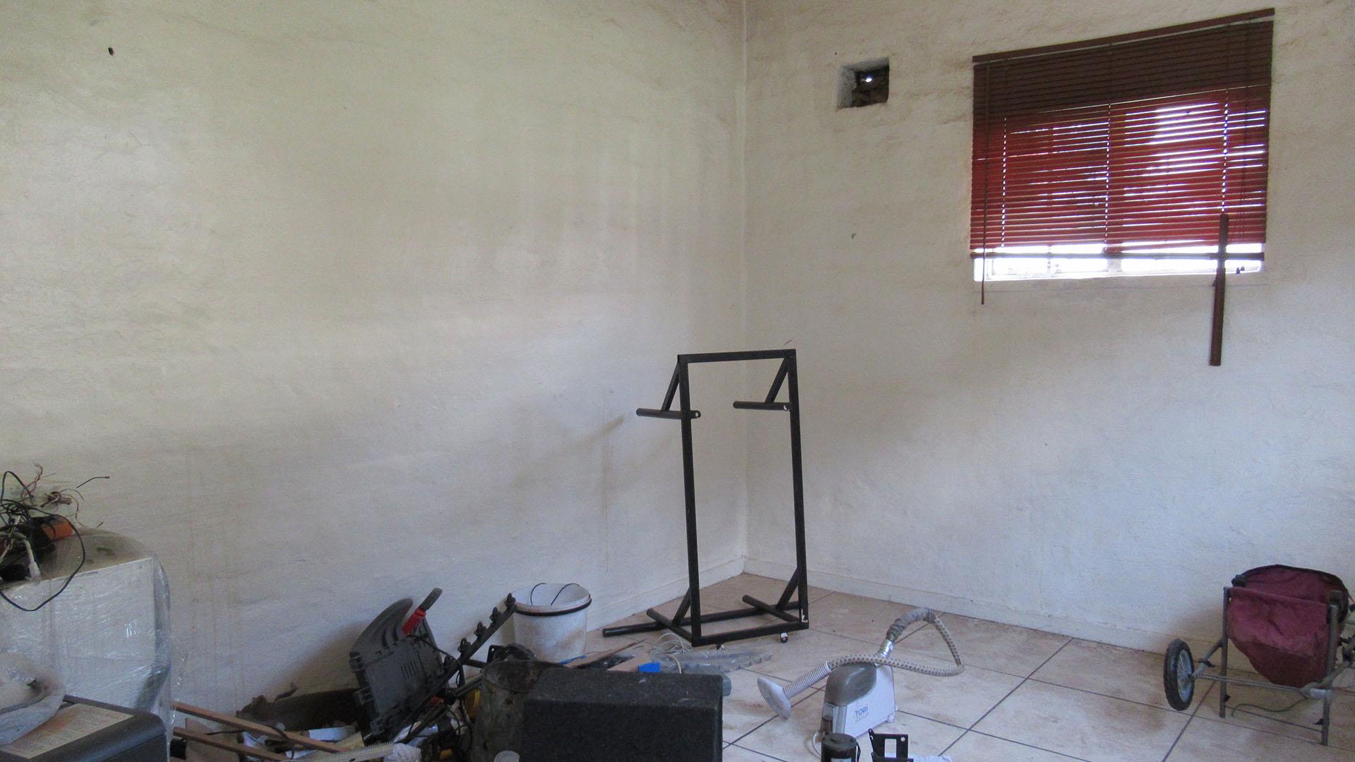 Bed Room 1 - 49 square meters of property in South Kensington