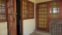 Patio - 54 square meters of property in South Kensington