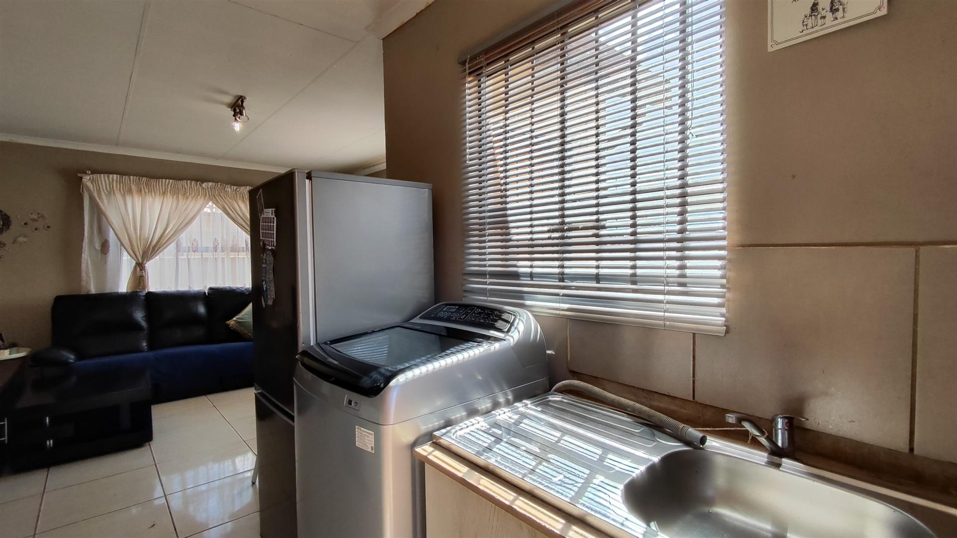 Kitchen - 5 square meters of property in Alliance