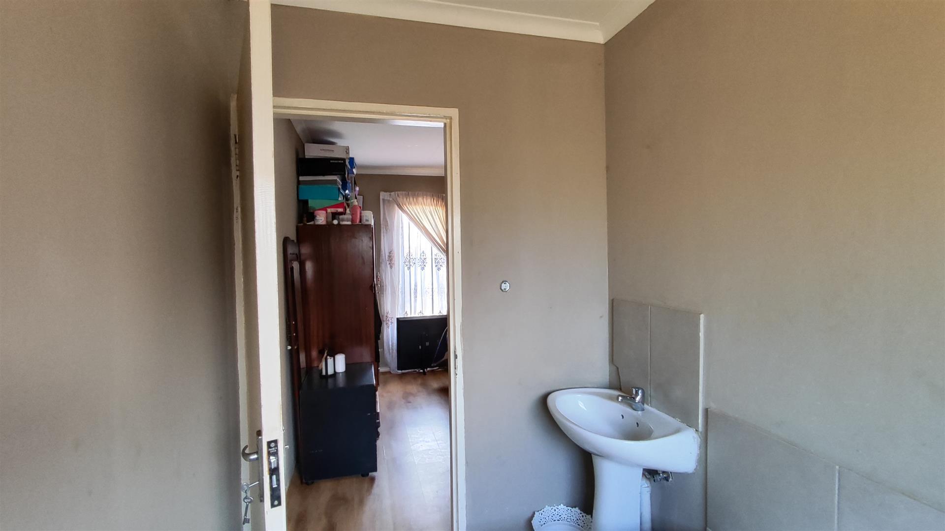 Main Bathroom - 5 square meters of property in Alliance