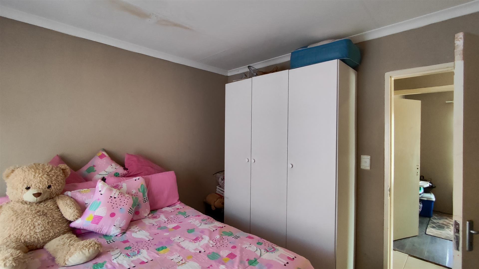 Bed Room 2 - 10 square meters of property in Alliance