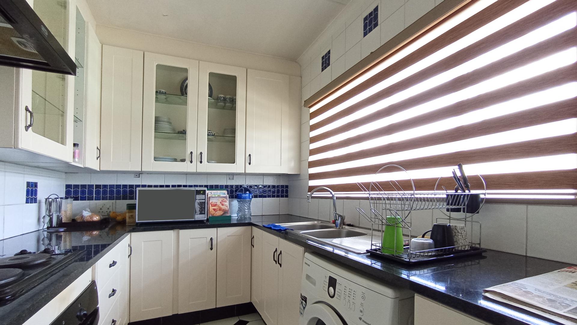 Kitchen - 8 square meters of property in Dunsevern