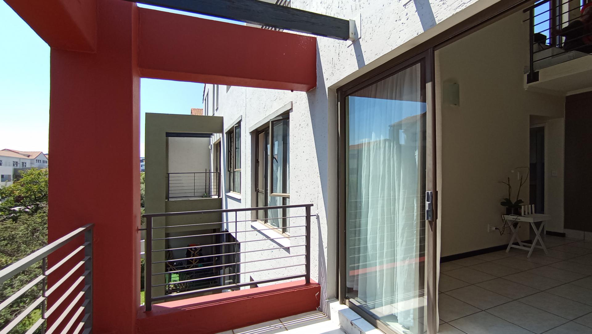 Balcony - 29 square meters of property in Craigavon A.H.