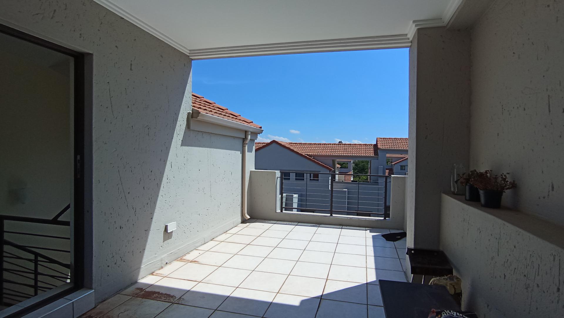 Balcony - 29 square meters of property in Craigavon A.H.