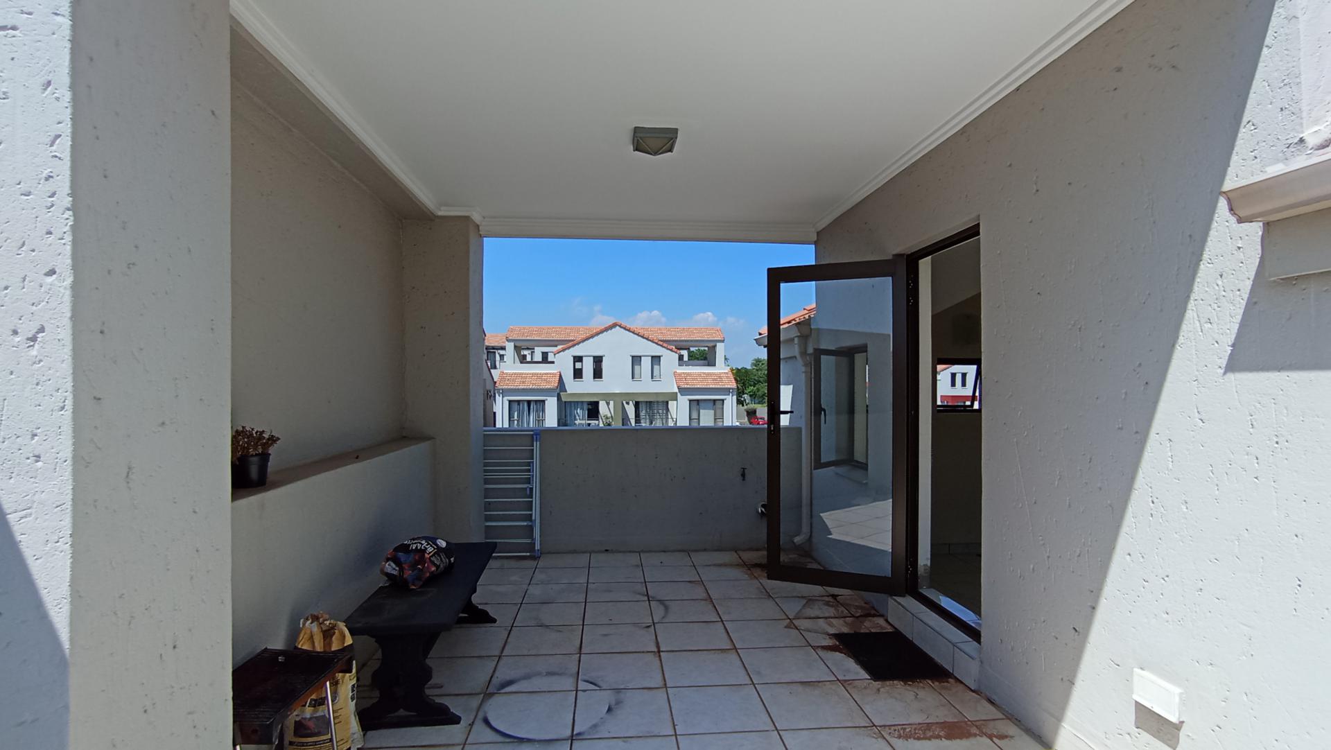 Balcony - 29 square meters of property in Craigavon A.H.