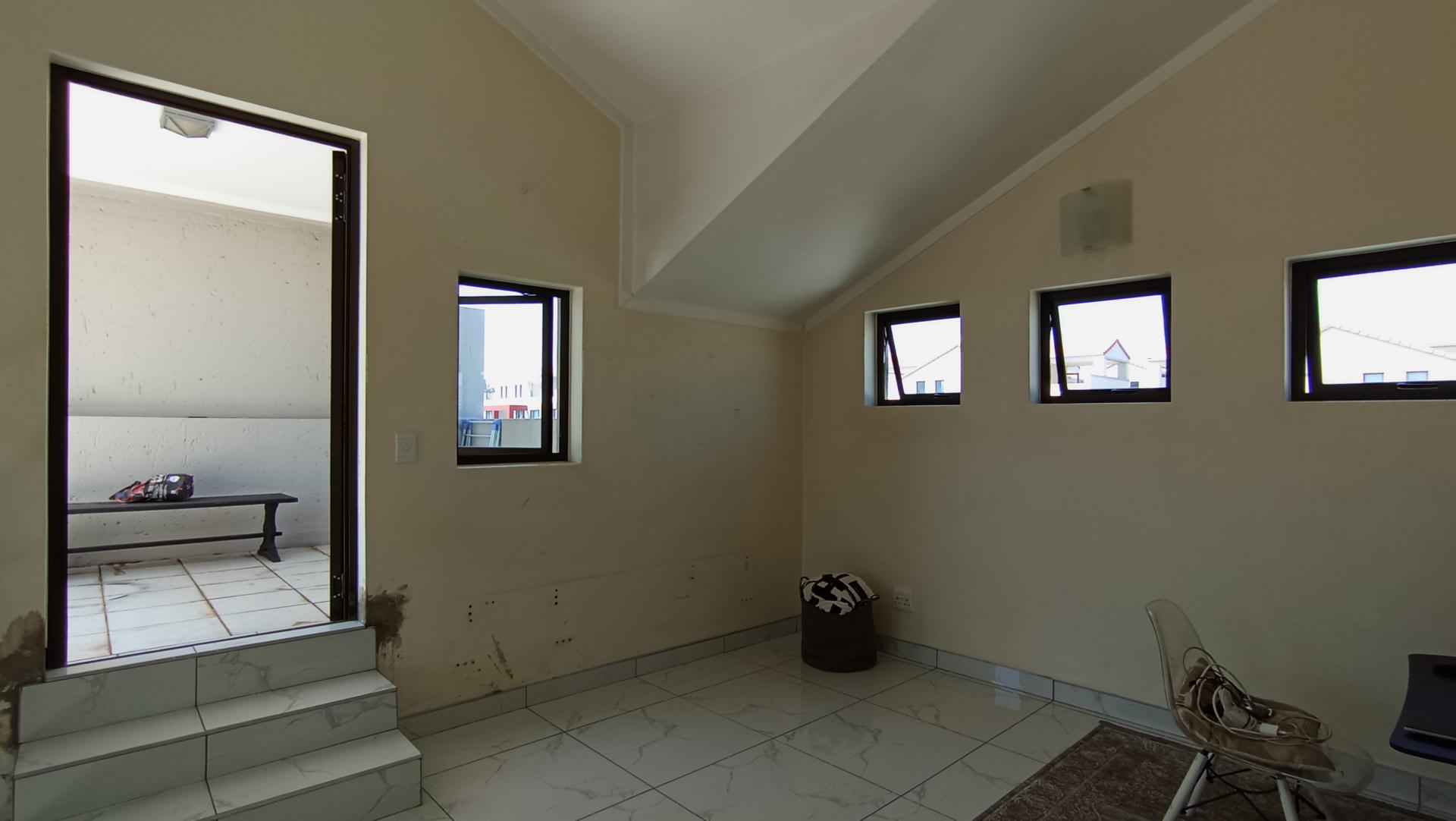 Rooms - 14 square meters of property in Craigavon A.H.