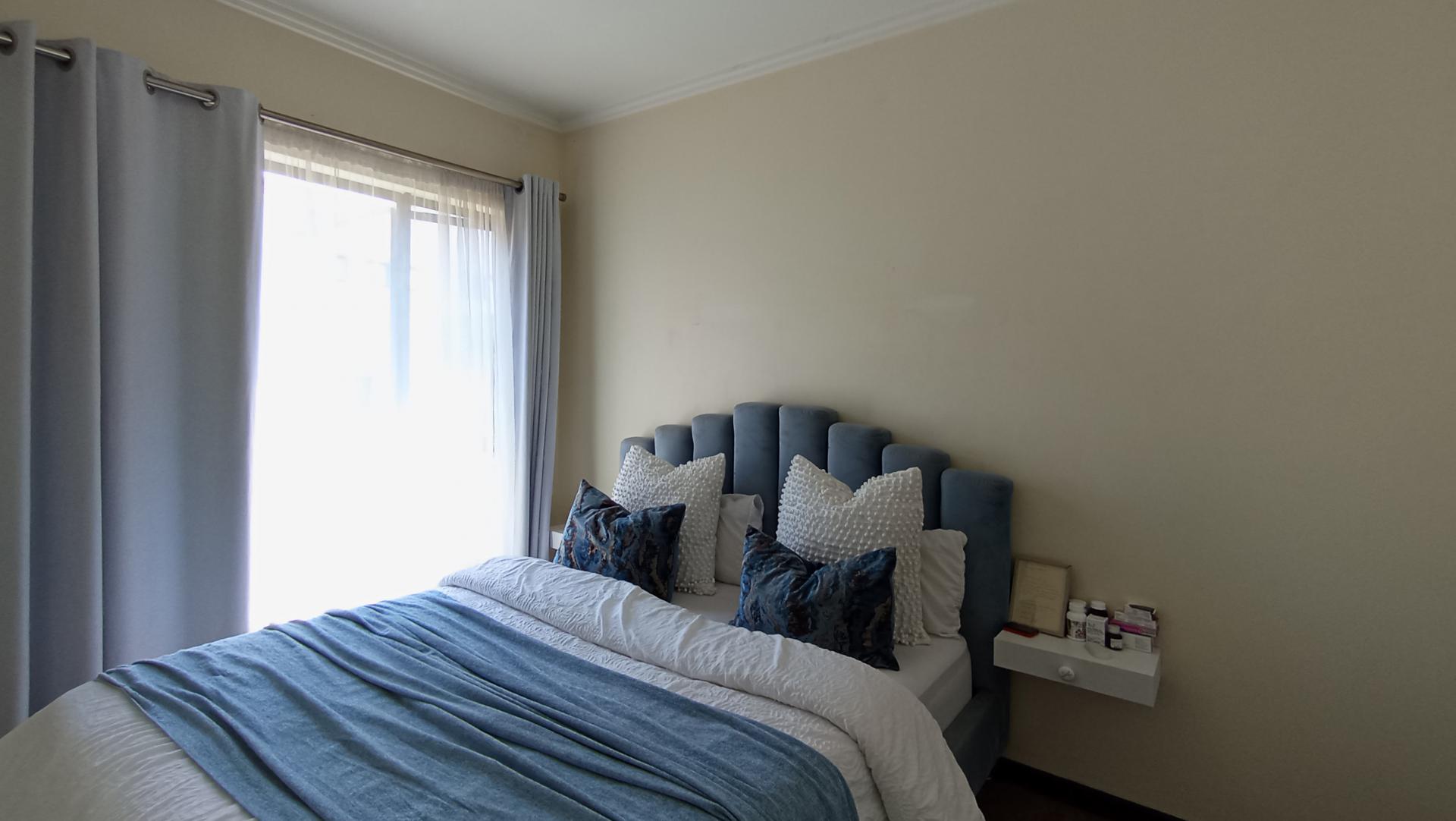 Bed Room 1 - 12 square meters of property in Craigavon A.H.