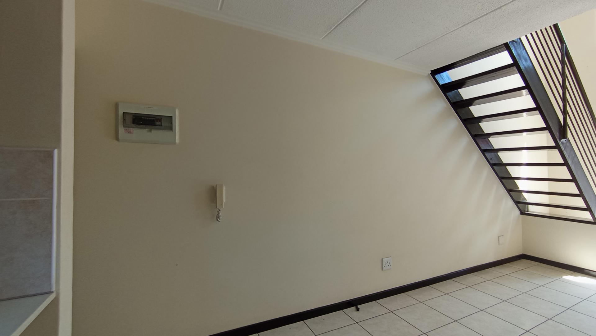 Lounges - 11 square meters of property in Craigavon A.H.