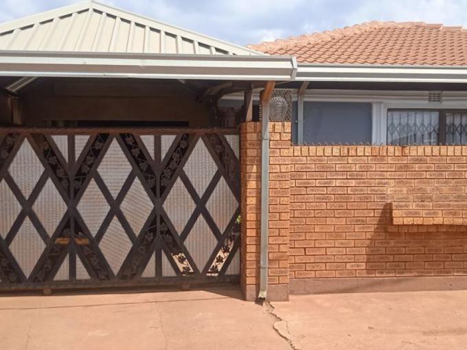 2 Bedroom House for Sale For Sale in Orange farm - MR625229