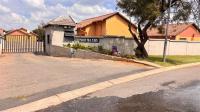 Front View of property in Ormonde