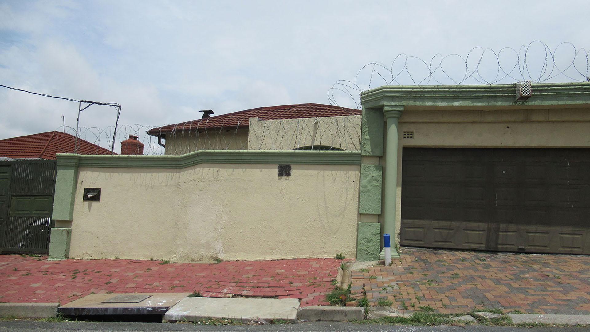 Front View of property in South Hills