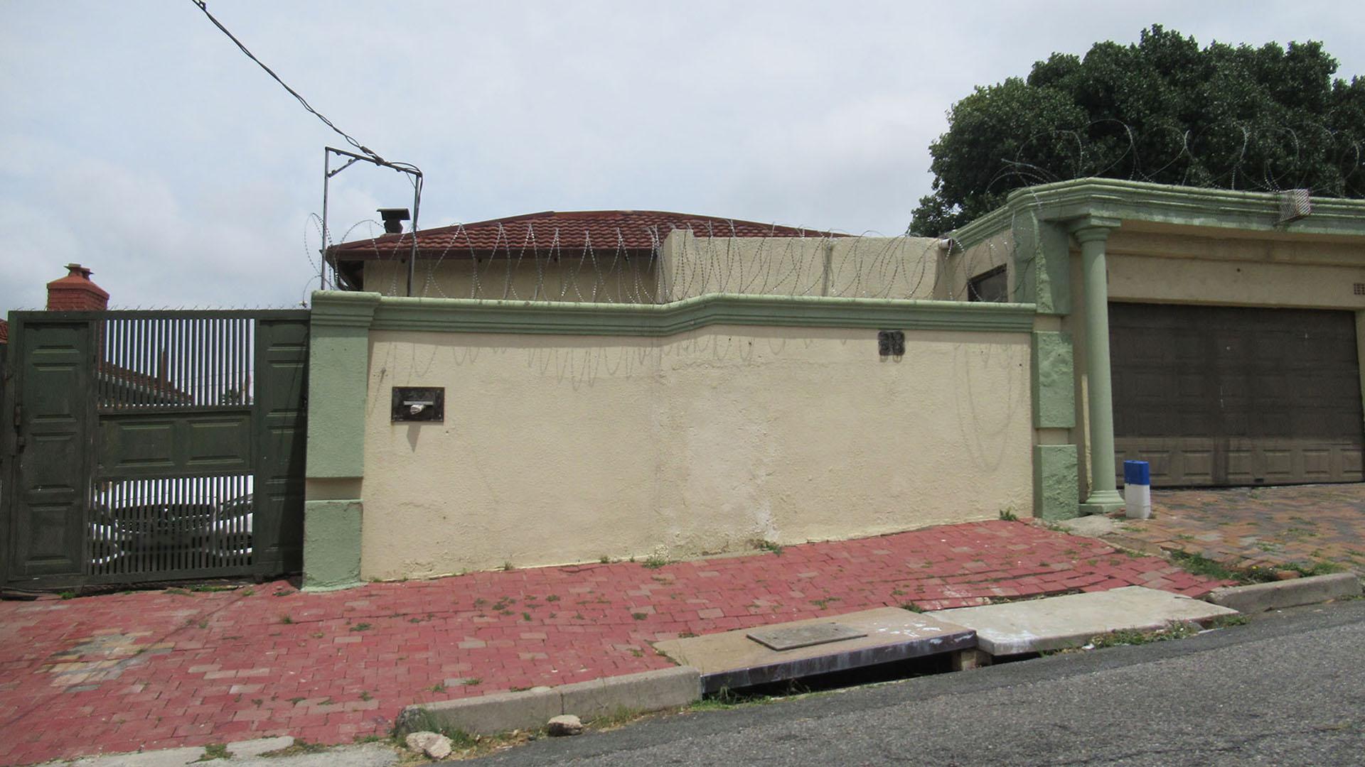 Front View of property in South Hills