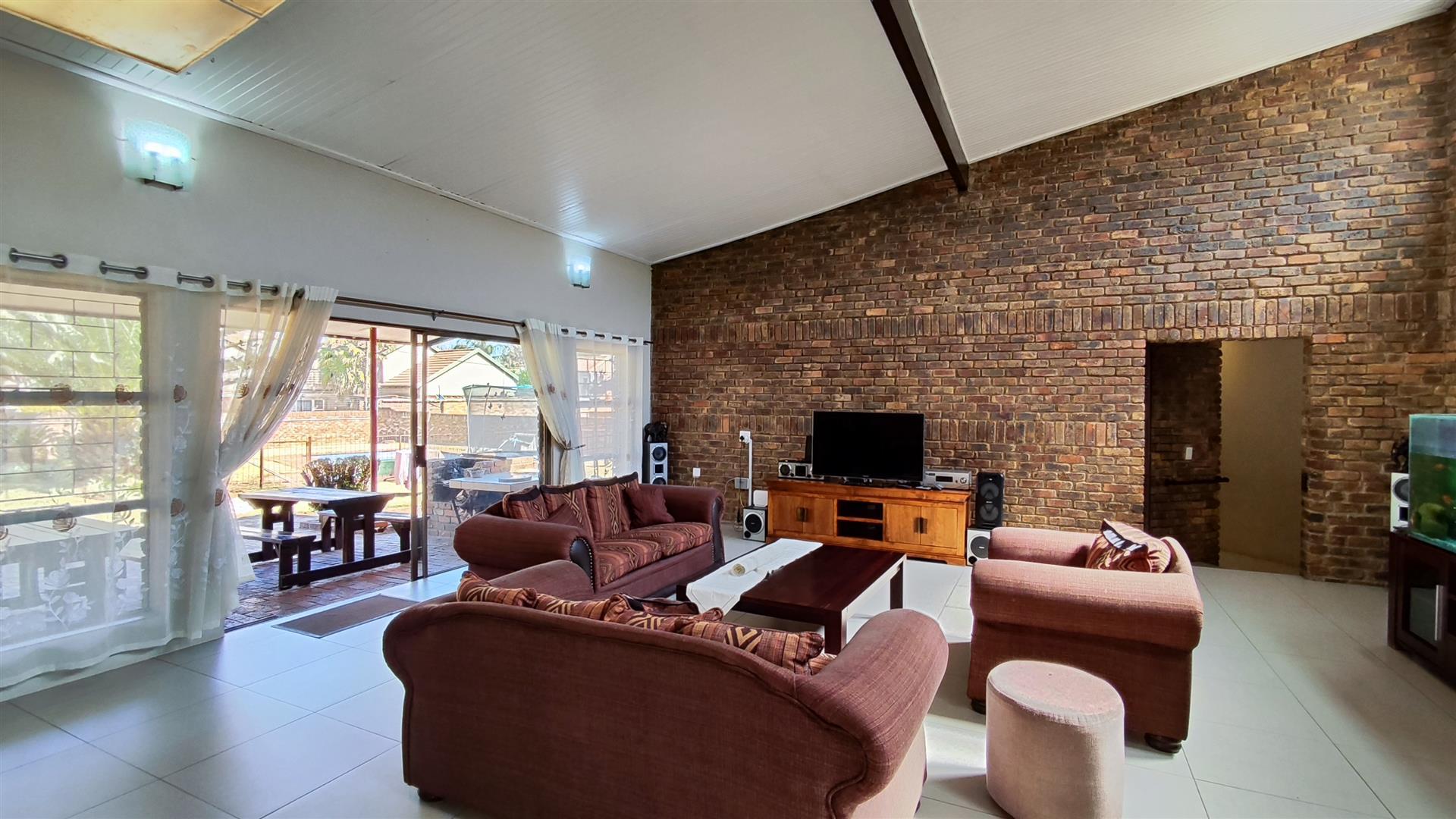 Lounges - 60 square meters of property in Terenure