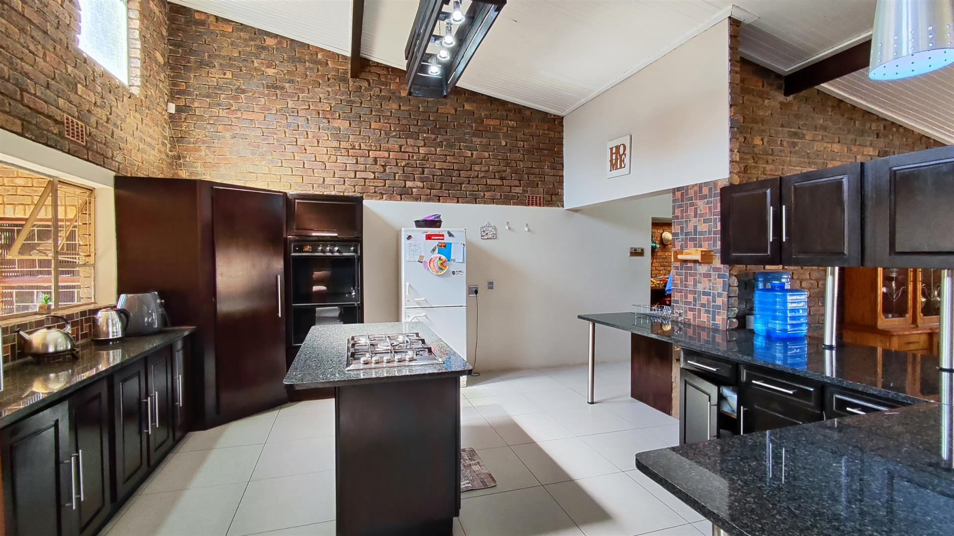 Kitchen - 29 square meters of property in Terenure