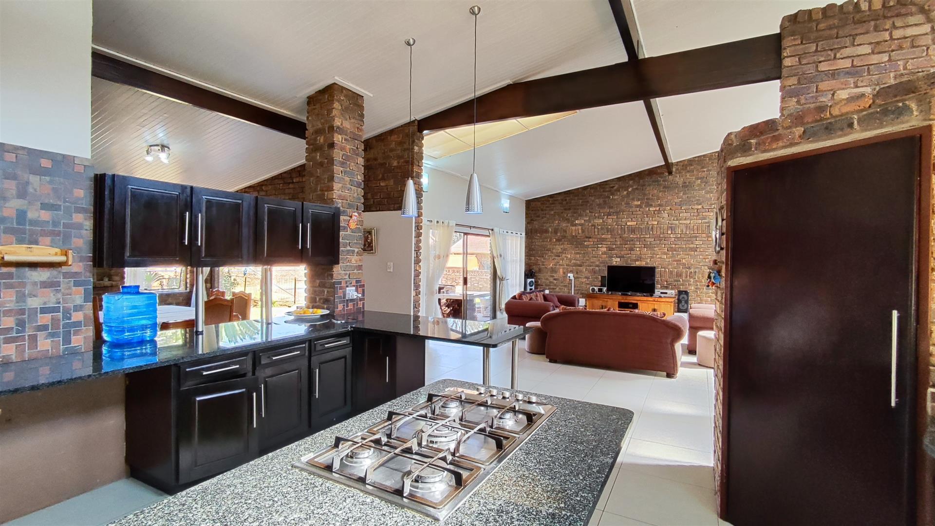 Kitchen - 29 square meters of property in Terenure