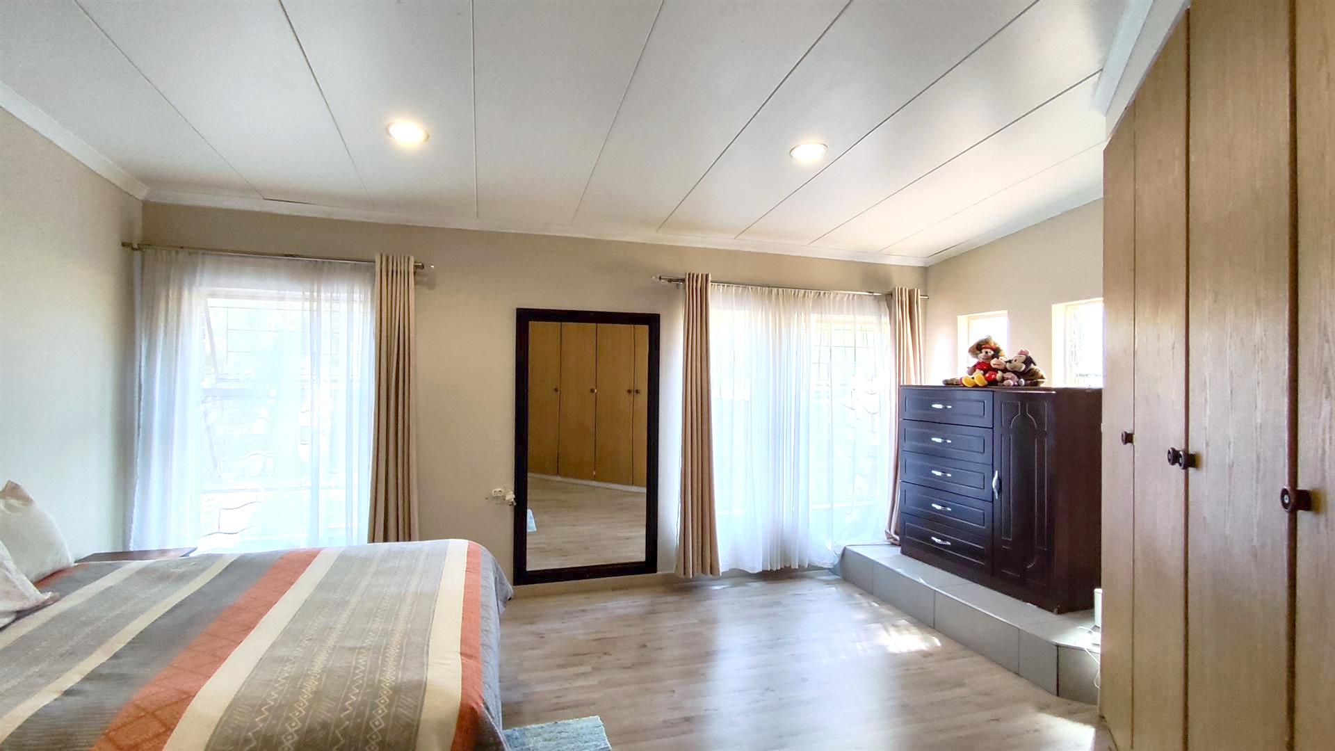 Bed Room 2 - 24 square meters of property in Terenure