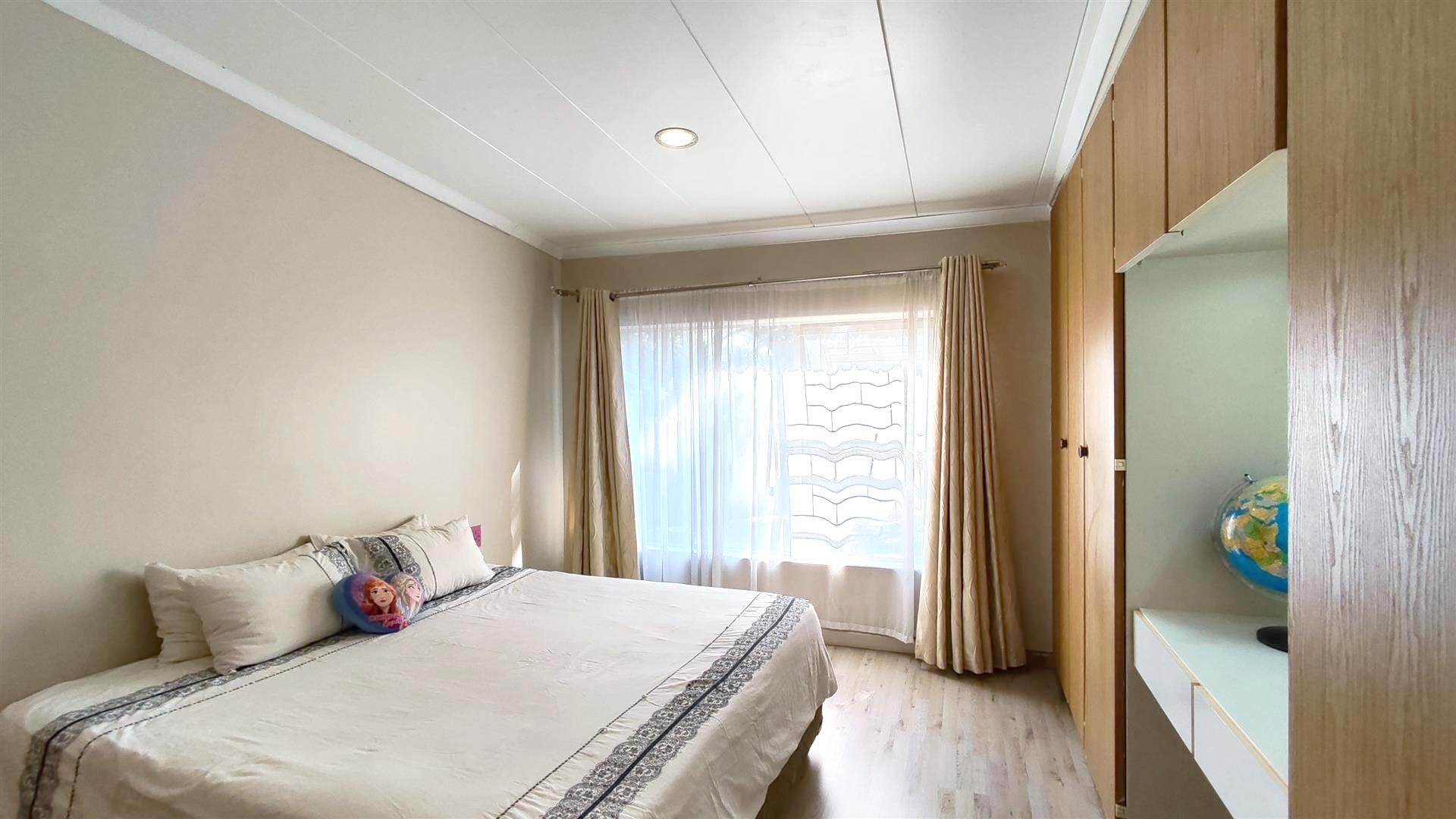 Bed Room 3 - 22 square meters of property in Terenure