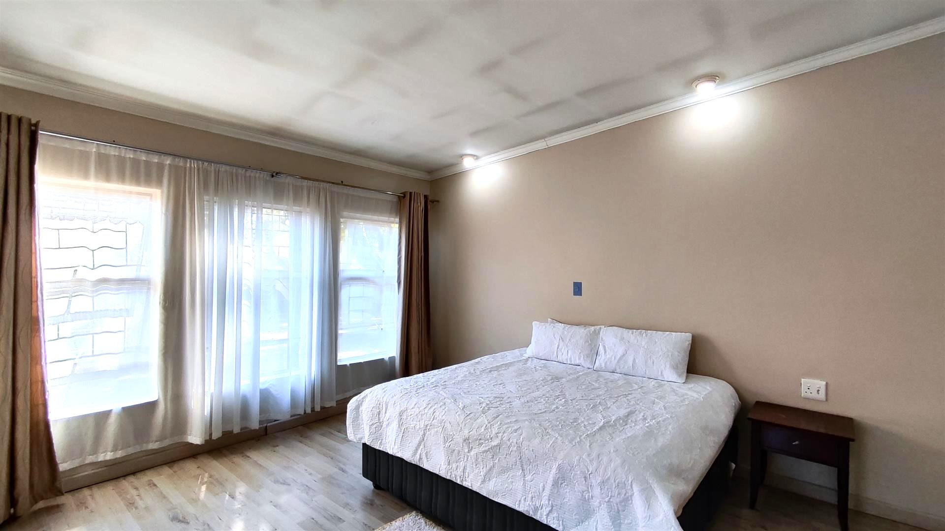 Main Bedroom - 23 square meters of property in Terenure