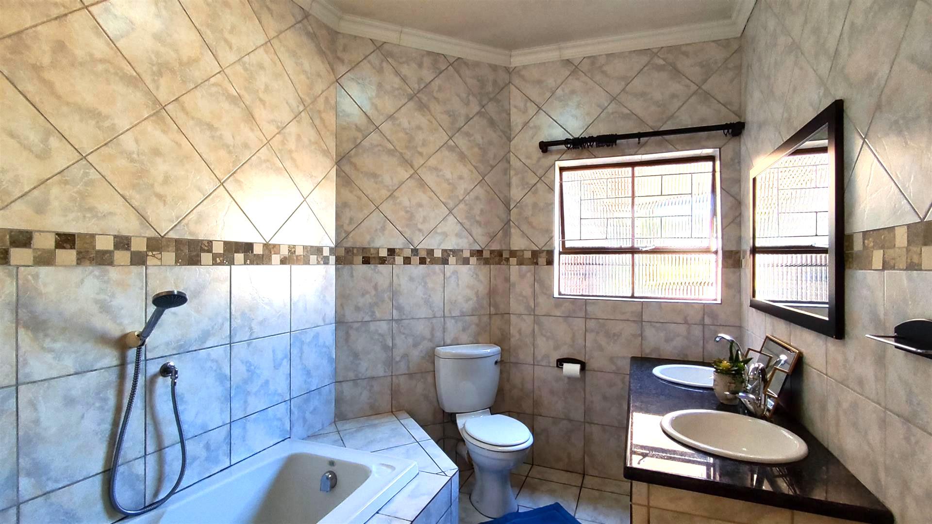 Bathroom 1 - 8 square meters of property in Terenure
