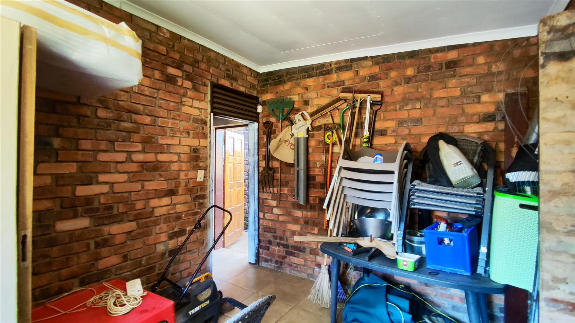 Flatlet - 27 square meters of property in Terenure