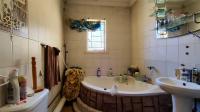 Bathroom 1 - 6 square meters of property in Vanderbijlpark