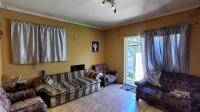 Lounges - 16 square meters of property in Vanderbijlpark