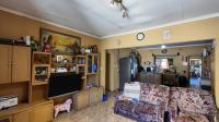 Lounges - 16 square meters of property in Vanderbijlpark