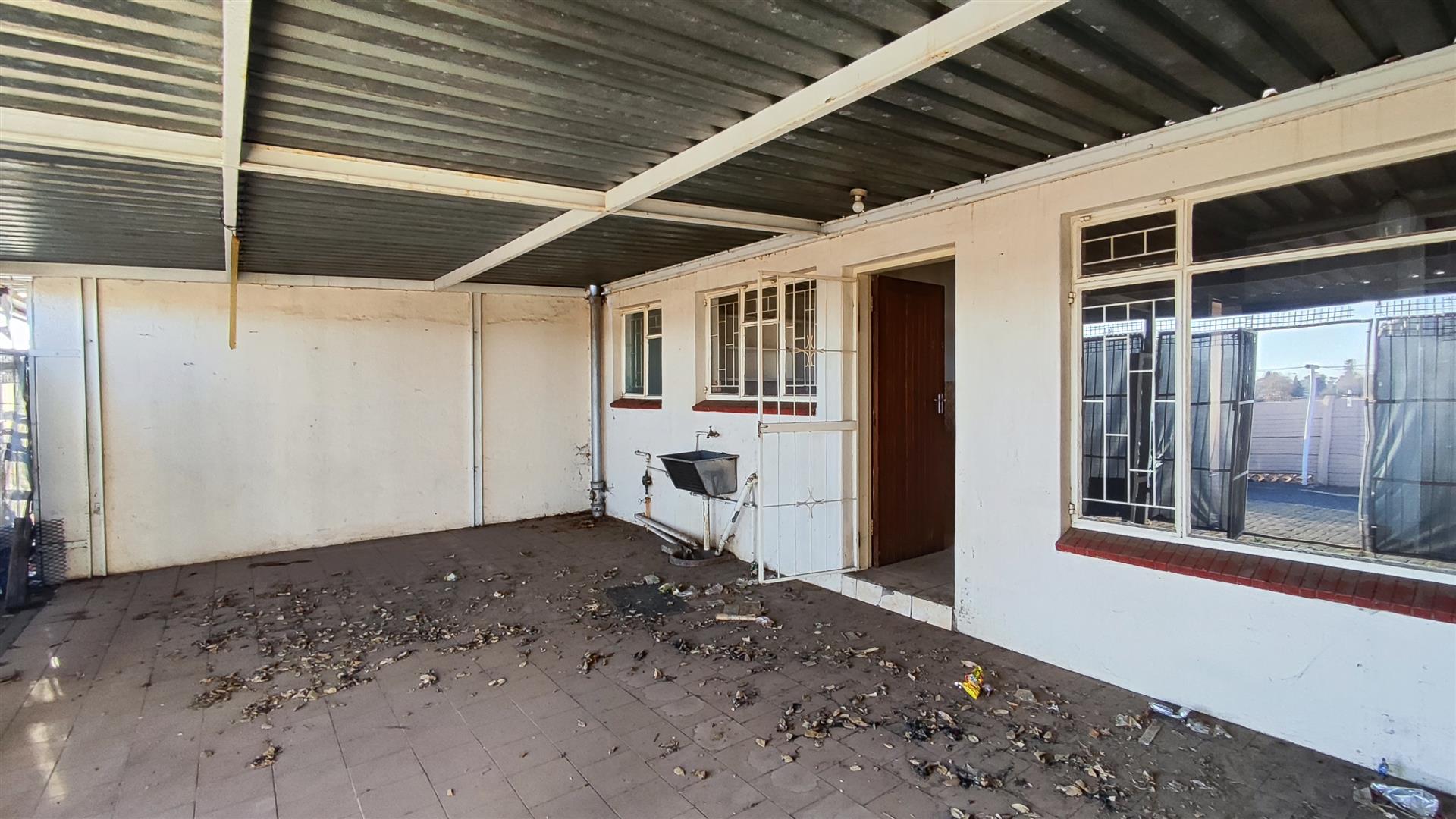 Front View of property in Sonland Park