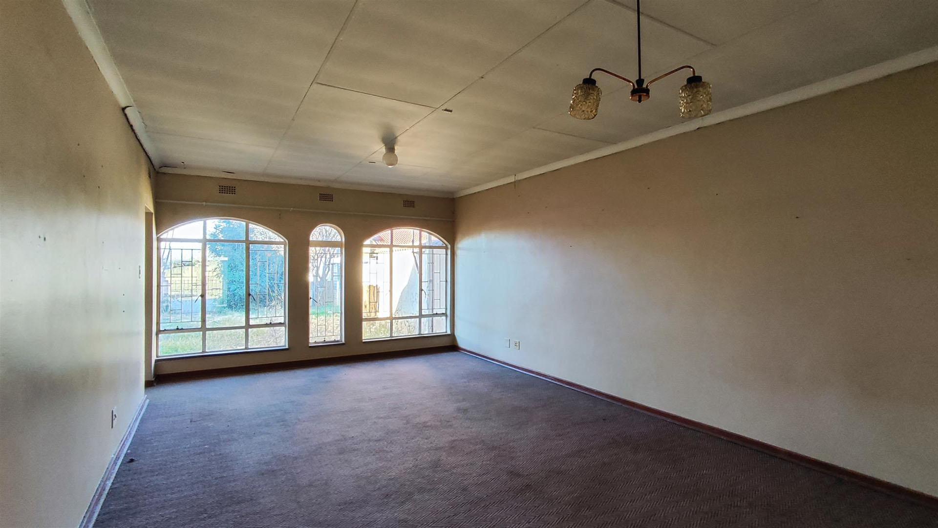 Lounges - 34 square meters of property in Sonland Park