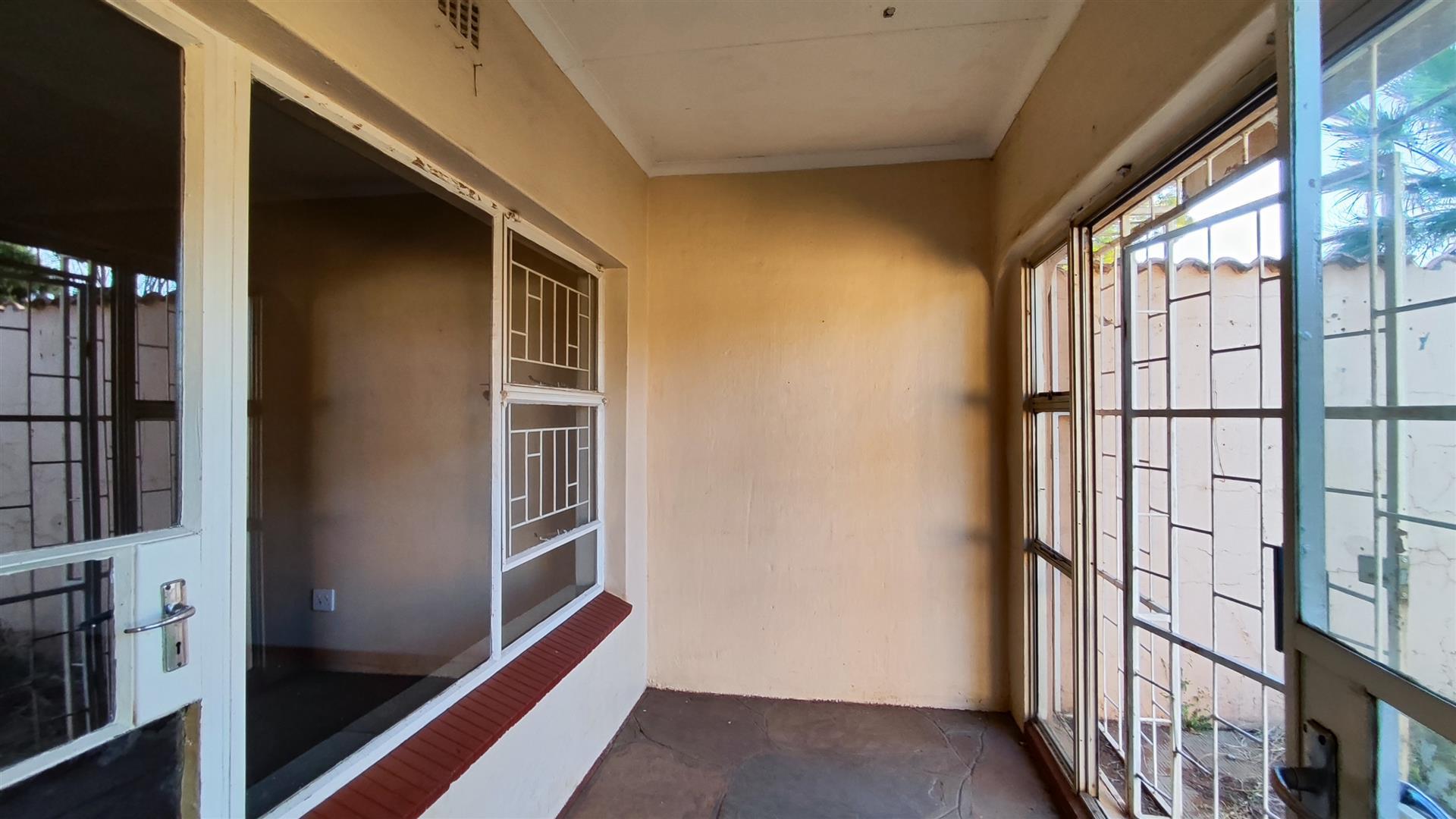 Patio - 38 square meters of property in Sonland Park