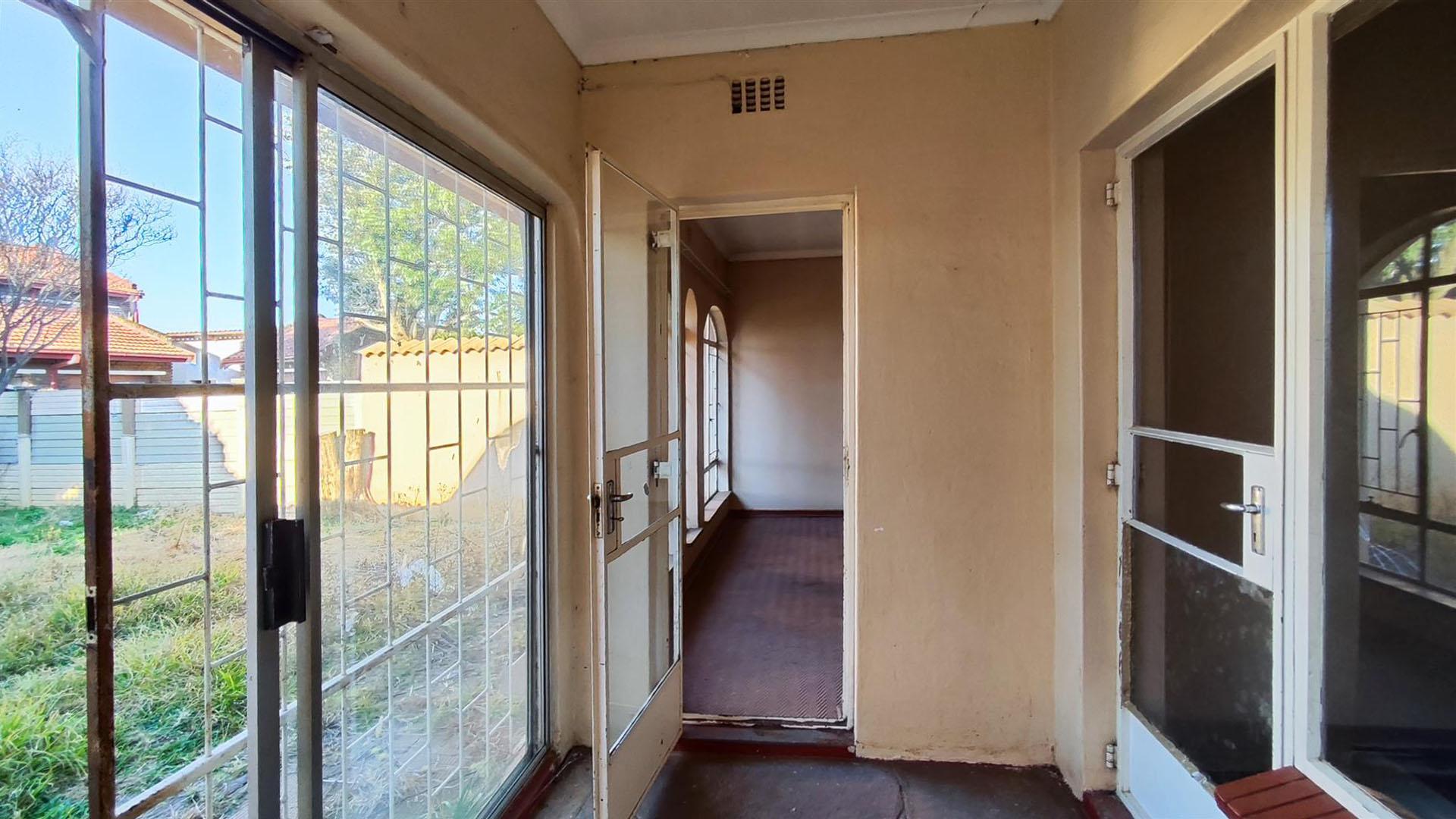 Patio - 38 square meters of property in Sonland Park