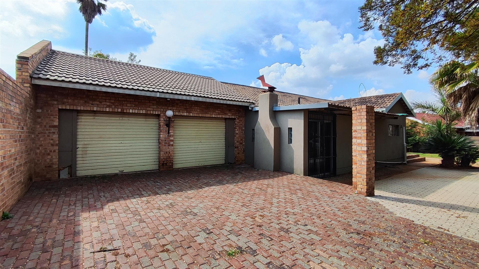 Front View of property in Visagiepark