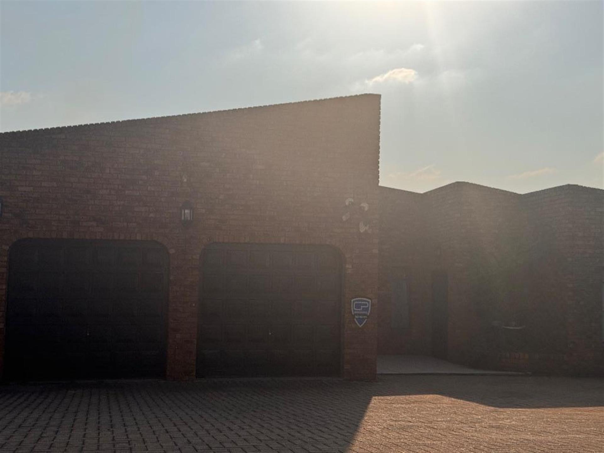 Front View of property in Dalpark
