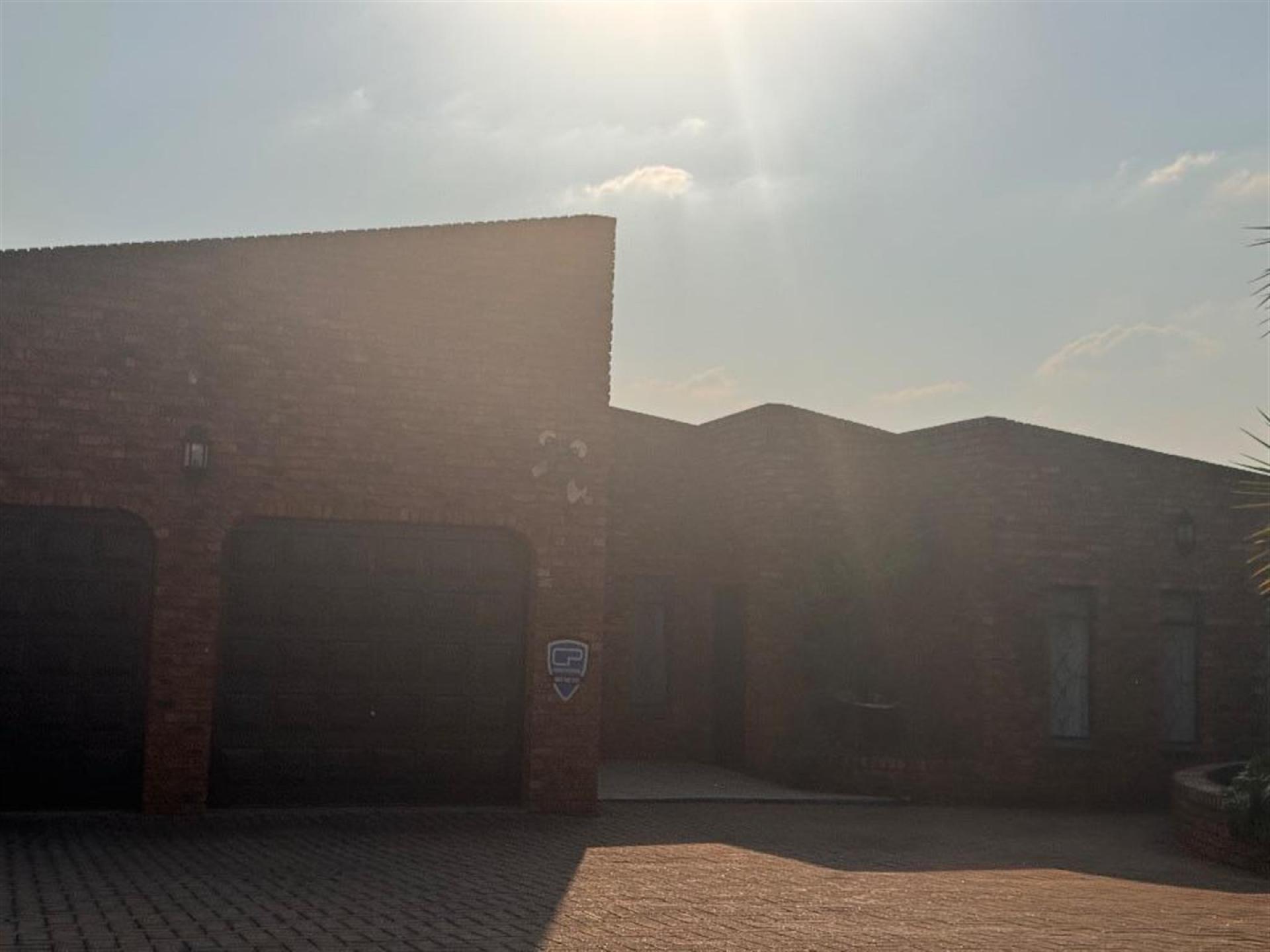 Front View of property in Dalpark