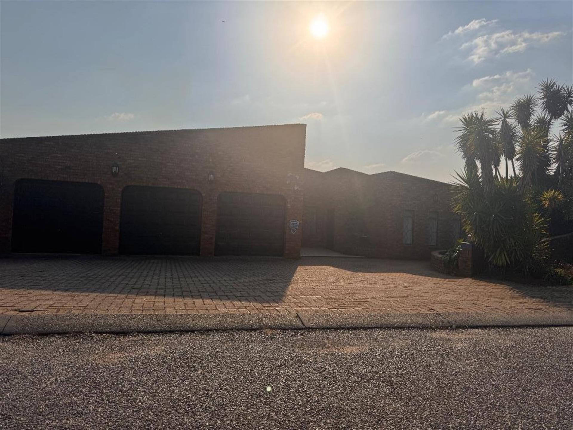 Front View of property in Dalpark