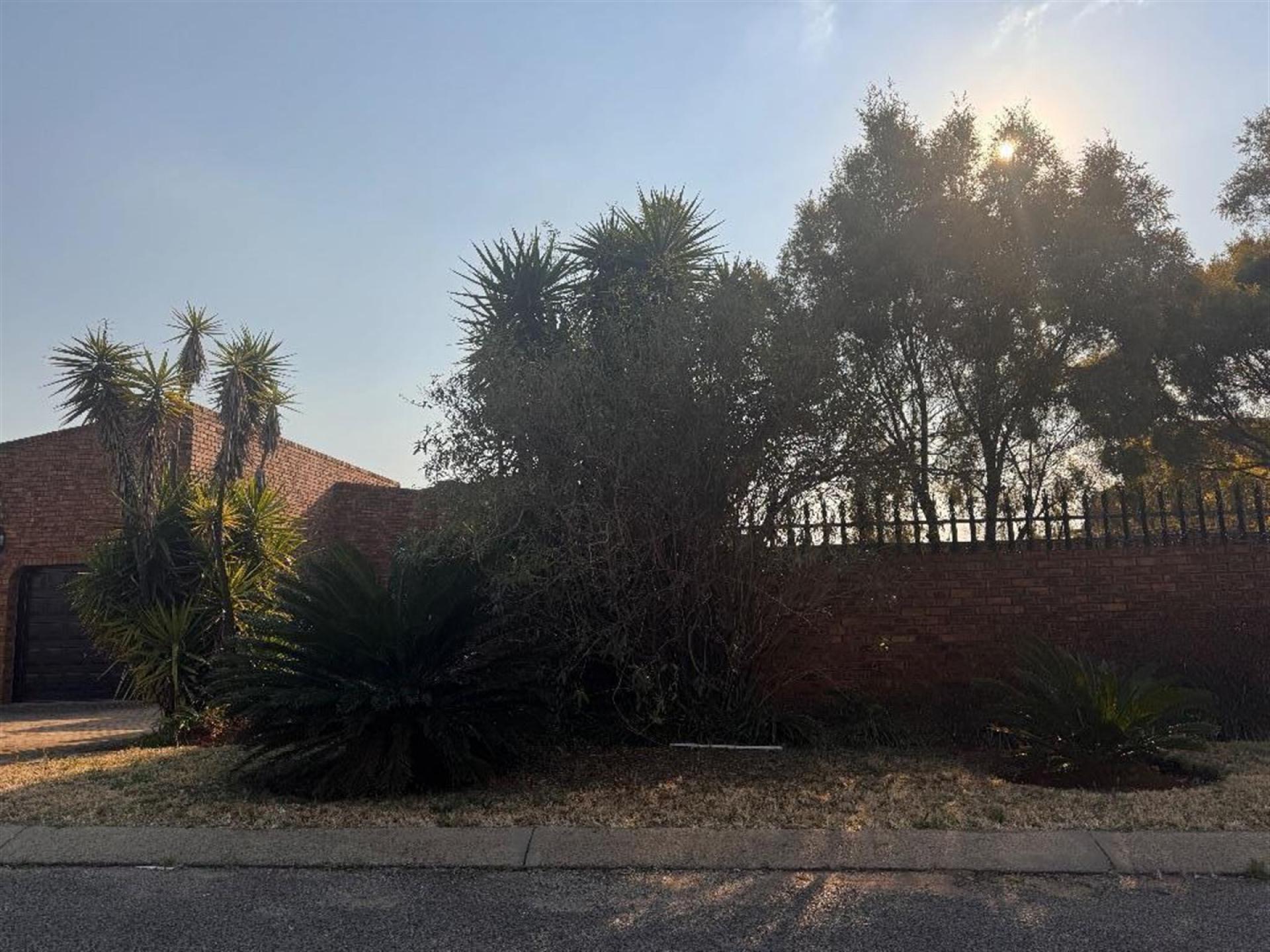 Front View of property in Dalpark