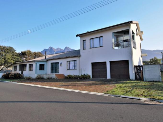 4 Bedroom House for Sale For Sale in Kleinmond - MR625689